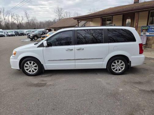 2014 Chrysler Town & Country Touring
