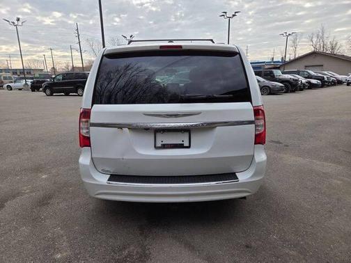 2014 Chrysler Town & Country Touring
