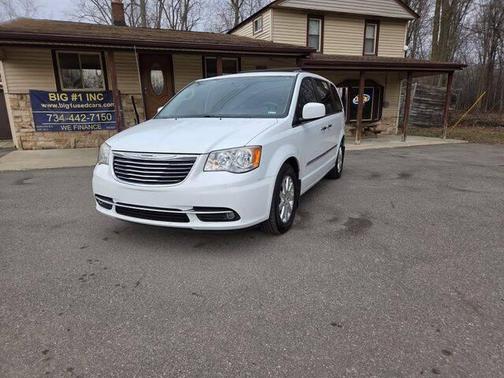 2014 Chrysler Town & Country Touring