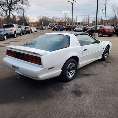 1991 Pontiac Firebird Base 2dr Hatchback