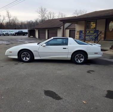 1991 Pontiac Firebird Base 2dr Hatchback