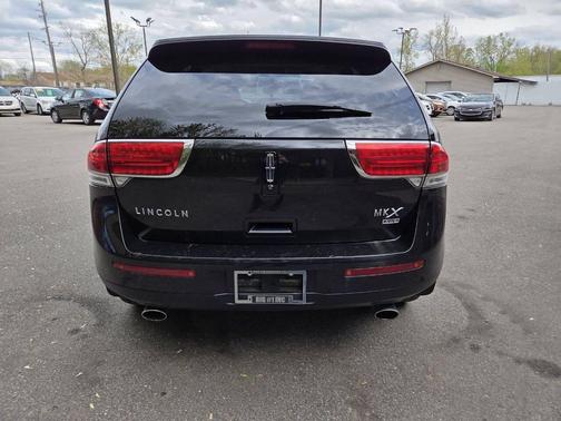 Tuxedo Black Metallic 2015 Lincoln MKX Base
