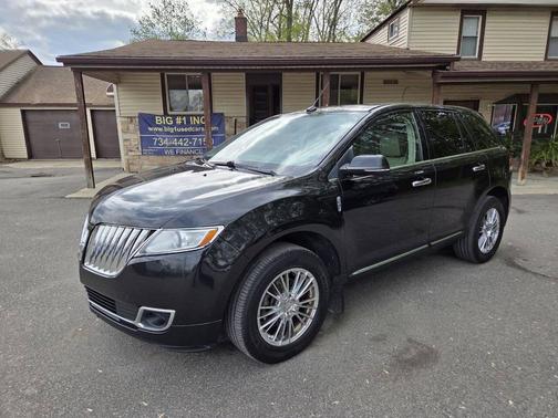 Tuxedo Black Metallic 2015 Lincoln MKX Base