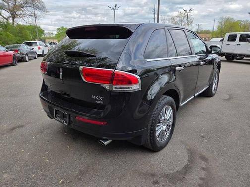 Tuxedo Black Metallic 2015 Lincoln MKX Base