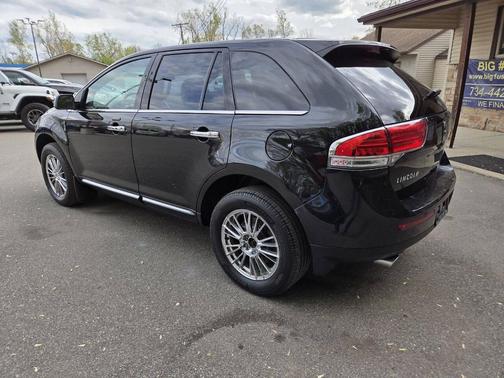 Tuxedo Black Metallic 2015 Lincoln MKX Base