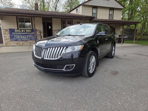Tuxedo Black Metallic 2015 Lincoln MKX Base