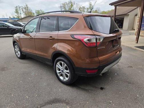 White Platinum Metallic Tri-Coat 2017 Ford Escape SE