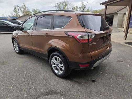 White Platinum Metallic Tri-Coat 2017 Ford Escape SE