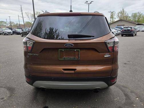 White Platinum Metallic Tri-Coat 2017 Ford Escape SE