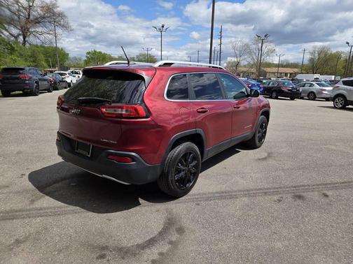Brilliant Black Crystal Pearlcoat 2014 Jeep Cherokee Limited