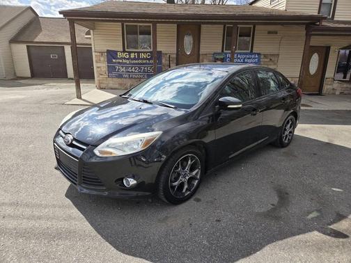 Tuxedo Black Metallic 2014 Ford Focus SE
