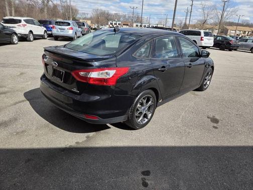Tuxedo Black Metallic 2014 Ford Focus SE