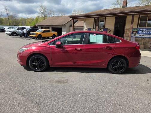 Cajun Red Tintcoat 2018 Chevrolet Cruze LT