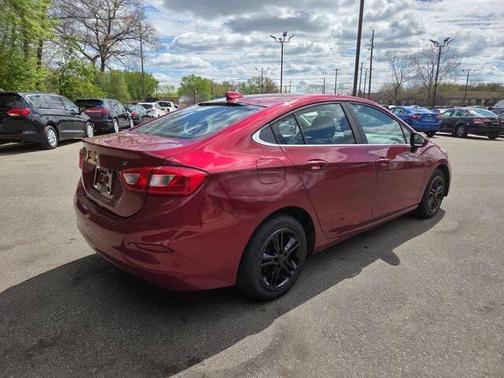 Cajun Red Tintcoat 2018 Chevrolet Cruze LT