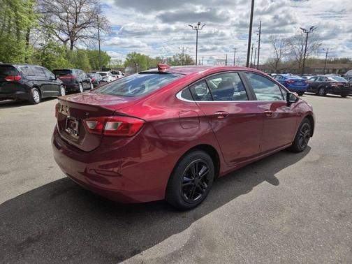 Cajun Red Tintcoat 2018 Chevrolet Cruze LT