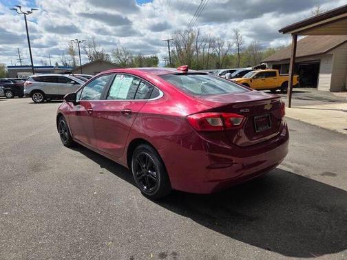 Cajun Red Tintcoat 2018 Chevrolet Cruze LT