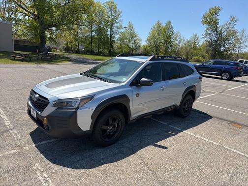 Ice Silver Metallic 2023 Subaru Outback Wilderness