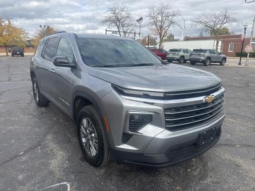 2025 Chevrolet Traverse LT