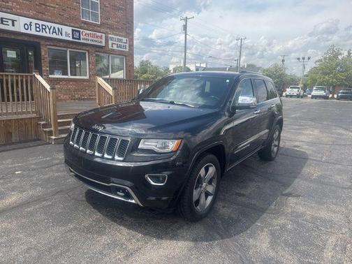 Brilliant Black Crystal Pearlcoat 2015 Jeep Grand Cherokee Overland