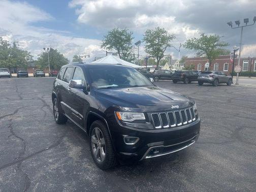 Brilliant Black Crystal Pearlcoat 2015 Jeep Grand Cherokee Overland