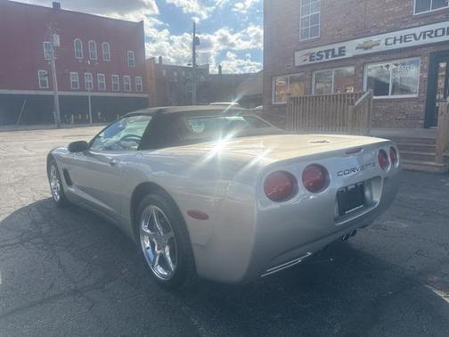 2004 Chevrolet Corvette Base