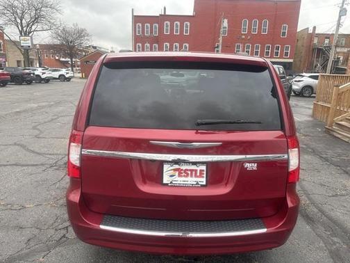 2012 Chrysler Town & Country Touring