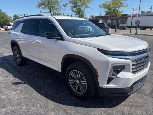 2025 Chevrolet Traverse LT