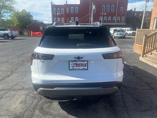Summit White 2026 Chevrolet Equinox 1LT