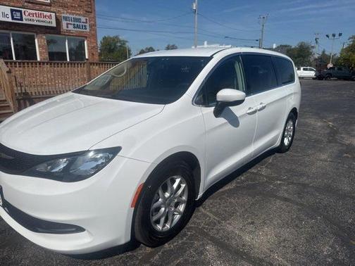 2022 Chrysler Voyager LX