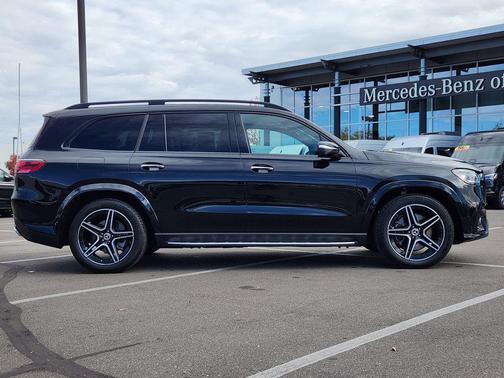 2025 Mercedes-Benz GLS 450 4MATIC