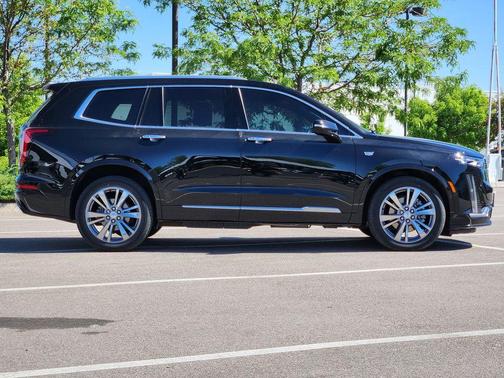 Stellar Black Metallic 2022 Cadillac XT6 Premium Luxury AWD