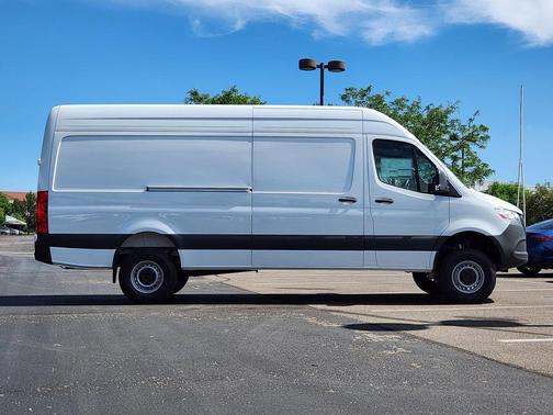 Arctic White 2026 Mercedes-Benz Sprinter 2500 High Roof