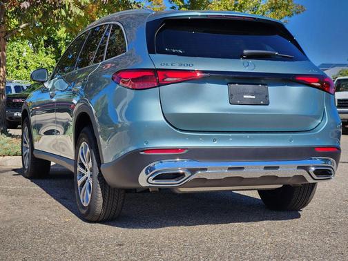 2026 Mercedes-Benz GLC 300 4MATIC