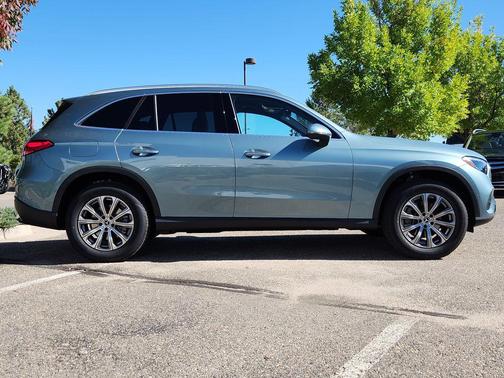 2026 Mercedes-Benz GLC 300 4MATIC