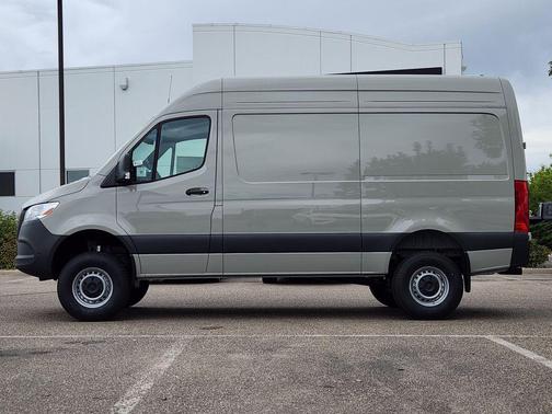 2025 Mercedes-Benz Sprinter 2500 Standard Roof