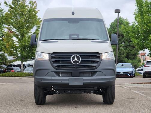 2025 Mercedes-Benz Sprinter 2500 Standard Roof