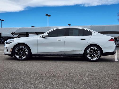 2024 BMW 530 i xDrive