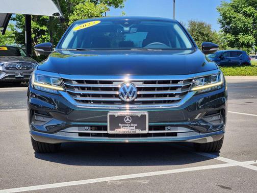 2022 Volkswagen Passat 2.0T Limited Edition