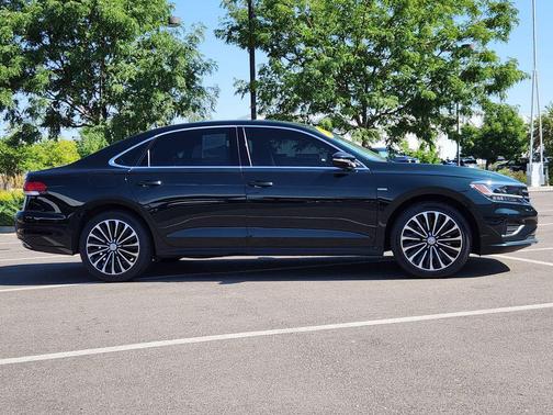 2022 Volkswagen Passat 2.0T Limited Edition