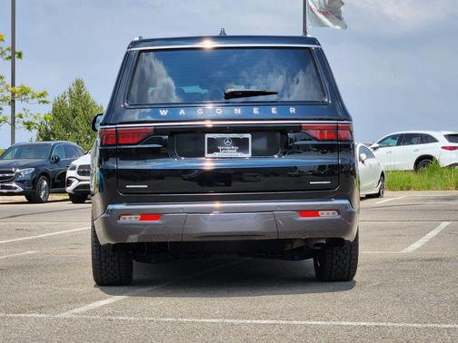 Diamond Black 2022 Jeep Wagoneer Series III