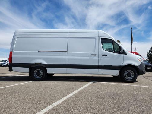 2025 Mercedes-Benz Sprinter 2500 High Roof