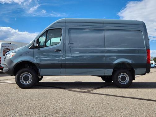 2025 Mercedes-Benz Sprinter 2500 Standard Roof