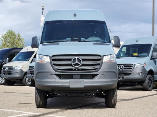 2025 Mercedes-Benz Sprinter 2500 Standard Roof