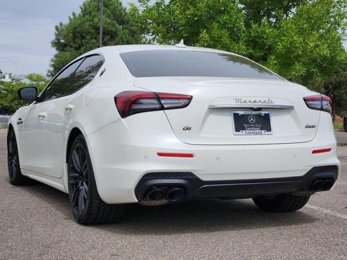 2022 Maserati Ghibli Modena Q4