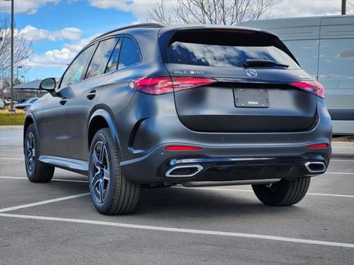 2025 Mercedes-Benz GLC 300 4MATIC