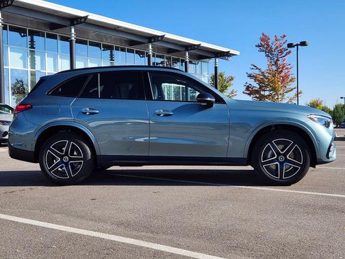 2026 Mercedes-Benz GLC 300 4MATIC