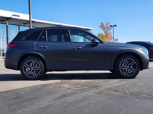 2026 Mercedes-Benz GLC 300 4MATIC