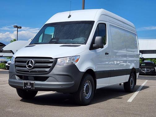 Arctic White 2026 Mercedes-Benz Sprinter 2500 Standard Roof