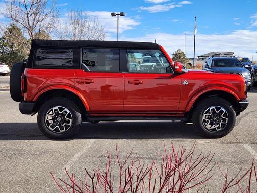 2024 Ford Bronco Outer Banks