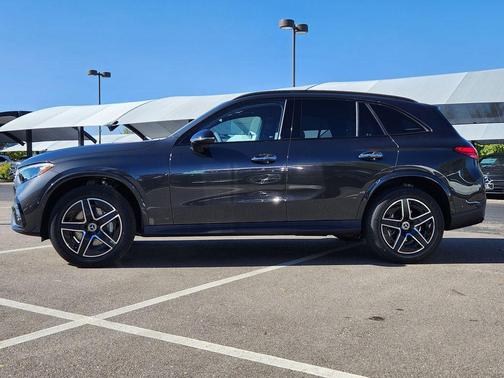 2026 Mercedes-Benz GLC 300 4MATIC